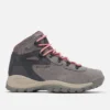 Newton Ridge™ Plus Waterproof Amped Wanderschuh für Damen – weit Newton Ridge™ Plus Waterproof Amped Wanderschuh für Damen – weit